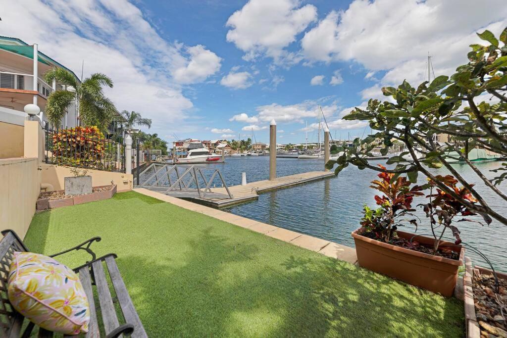 Marina View - Waterfront Stunner With Plunge Pool Villa Darwin Exterior photo