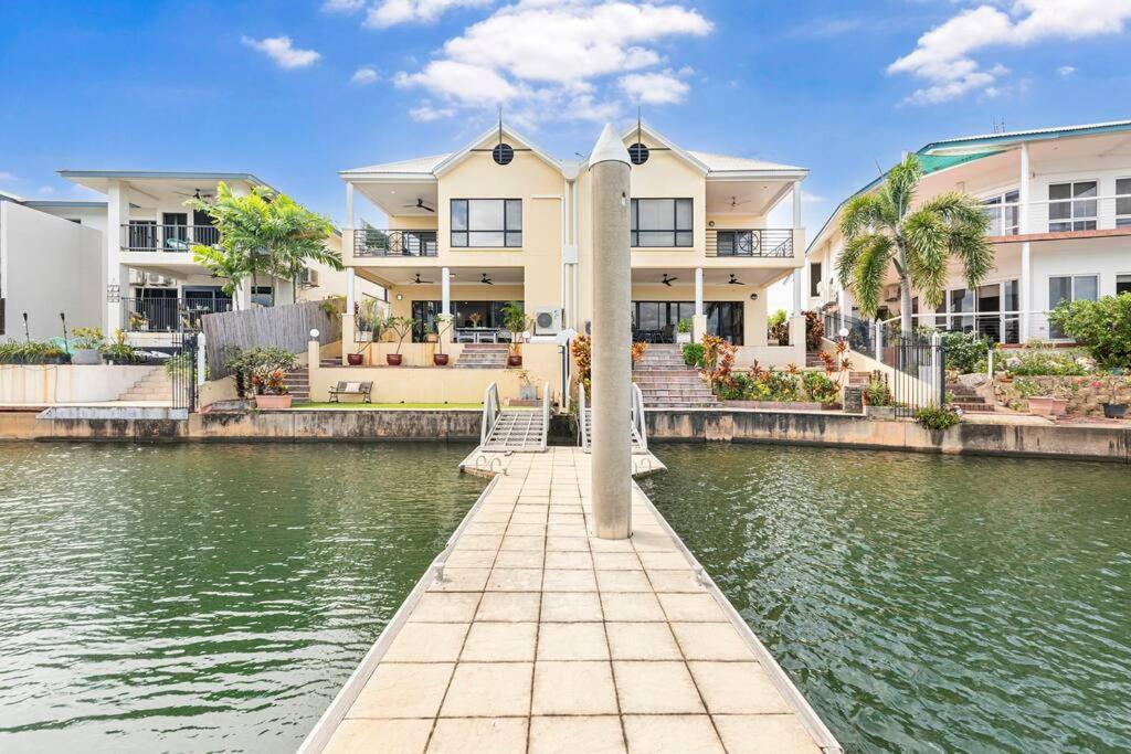 Marina View - Waterfront Stunner With Plunge Pool Villa Darwin Exterior photo